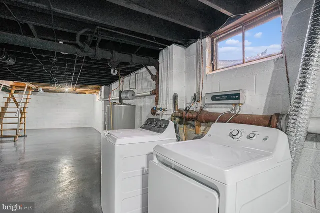 $370,000 | 301 Bridge Street East, Parkesburg, PA 19365