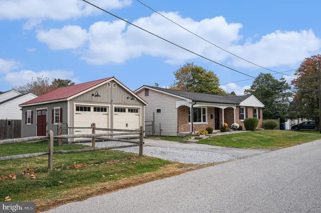 $370,000 | 301 Bridge Street East, Parkesburg, PA 19365