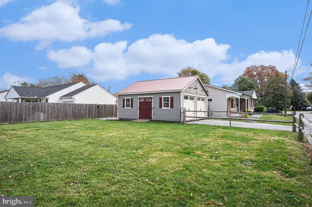 $370,000 | 301 Bridge Street East, Parkesburg, PA 19365