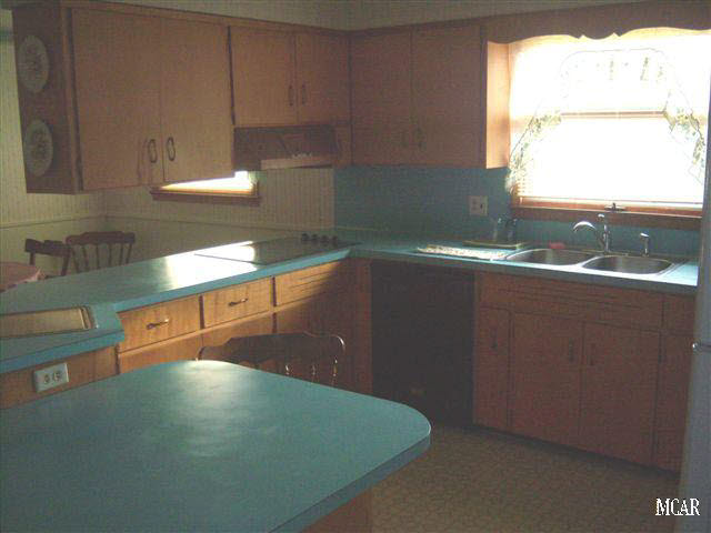 4575 North Custer Road Monroe, MI 48162 - Photo 5 of 13 Kitchen
