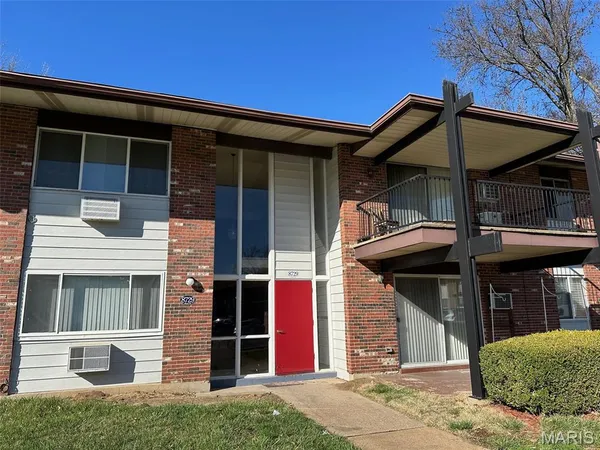 $60,000 | 8729 Sieloff Drive, Unit C, Hazelwood, MO 63042