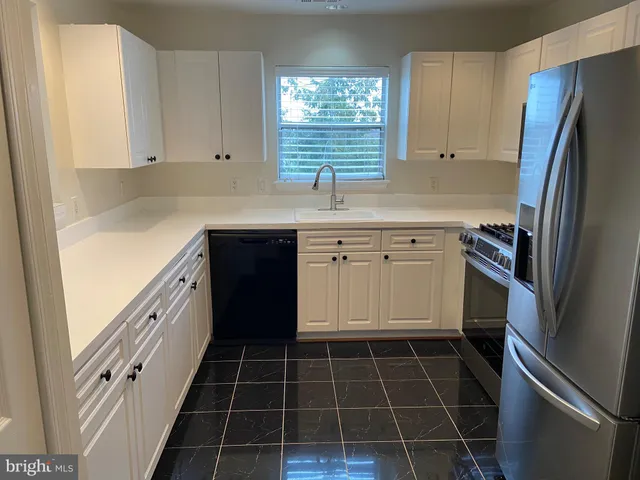 $2,600 | 20590 Cornstalk Terrace, Unit 302, Ashburn, VA 20147