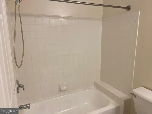 $2,600 | 20590 Cornstalk Terrace, Unit 302, Ashburn, VA 20147