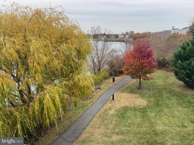 $2,600 | 20590 Cornstalk Terrace, Unit 302, Ashburn, VA 20147