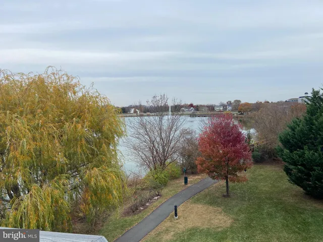 $2,600 | 20590 Cornstalk Terrace, Unit 302, Ashburn, VA 20147