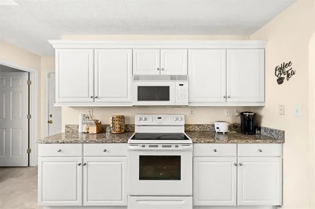 $385,000 | 1584 Snow Hill Drive, Lawrenceville, GA 30045