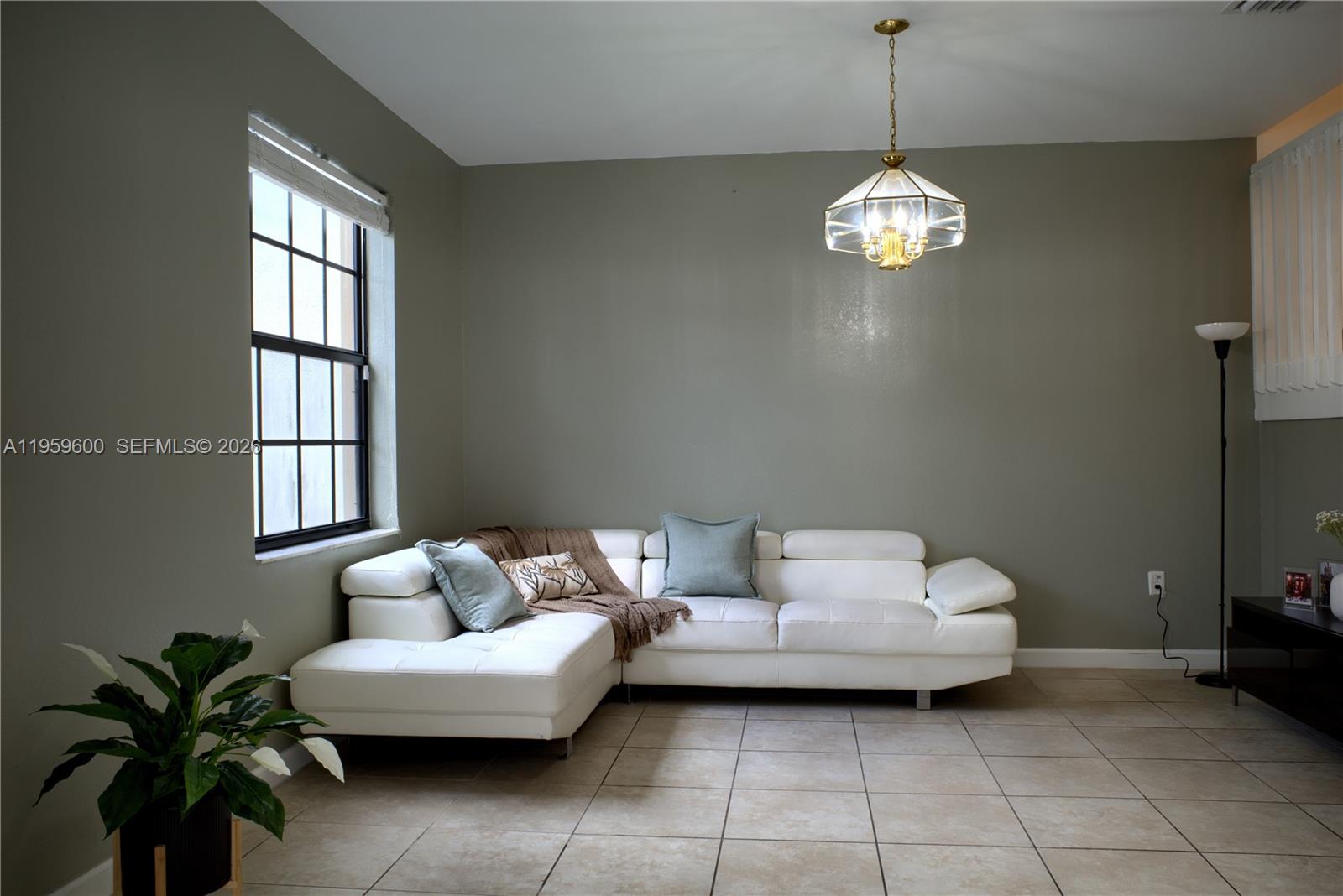 8915 West 35th Avenue Hialeah, FL 33018 - Photo 3 of 43