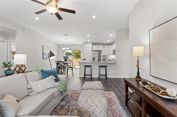 $244,900 | 285 Fisher Way, Ocklawaha, FL 32179