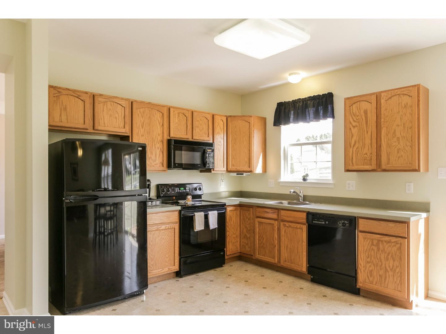 511 Cattail Road Atglen, PA 19310 - Photo 8 of 25 Kitchen