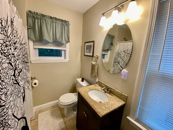 $2,600 | 61 Callender Avenue, Unit 2, Newport, RI 02840