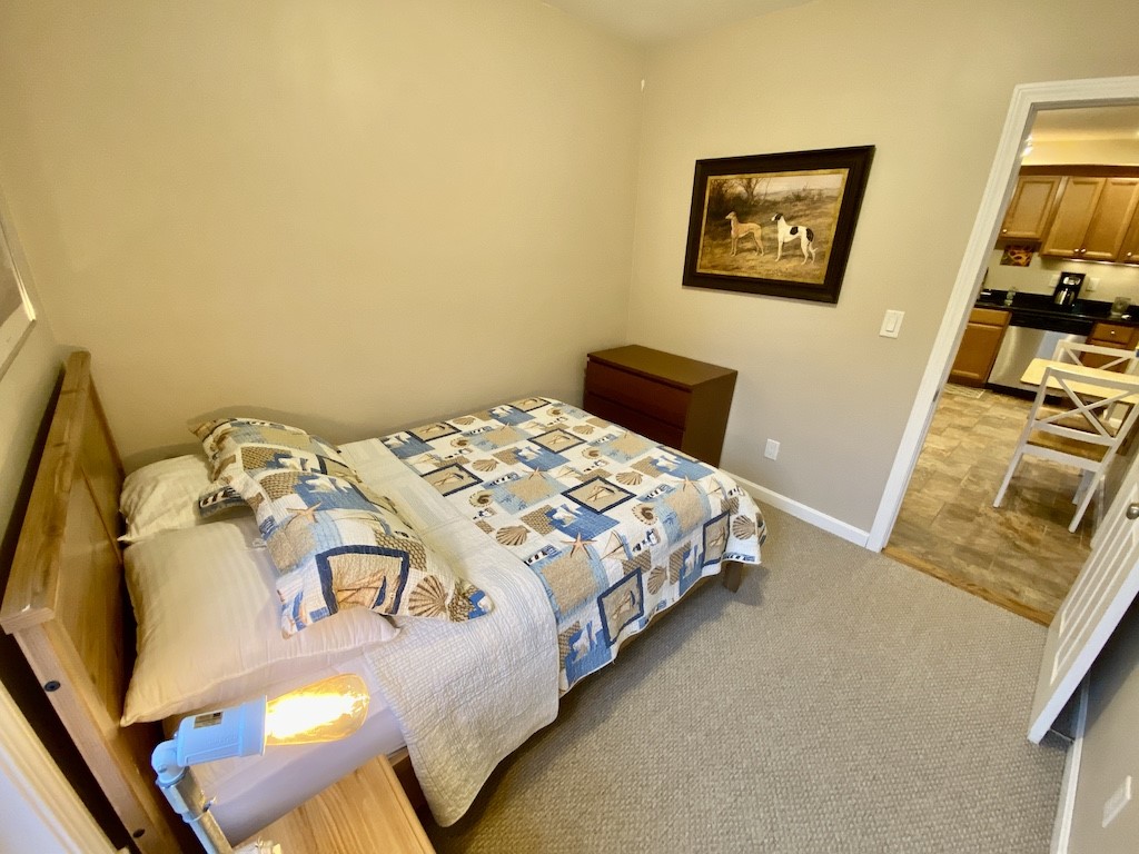 61 Callender Avenue, Unit 2 Newport, RI 02840 - Photo 16 of 25