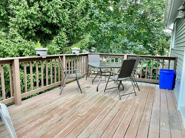 $2,600 | 61 Callender Avenue, Unit 2, Newport, RI 02840