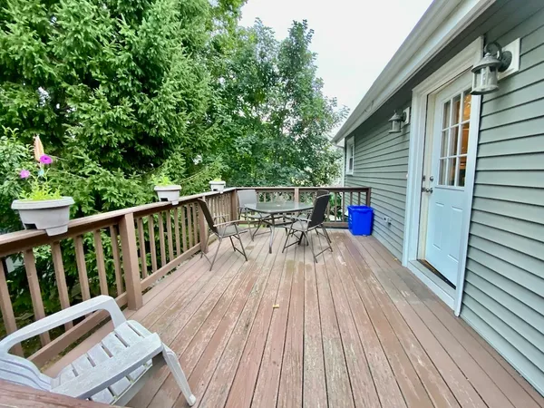 $2,600 | 61 Callender Avenue, Unit 2, Newport, RI 02840