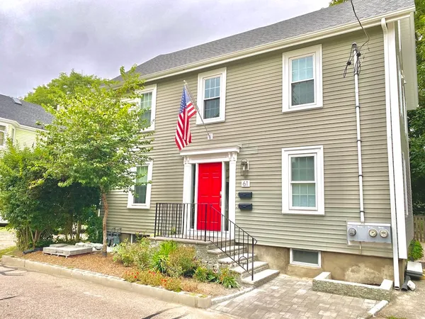 $2,600 | 61 Callender Avenue, Unit 2, Newport, RI 02840