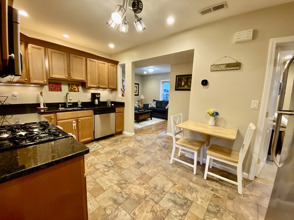 61 Callender Avenue, Unit 2 Newport, RI 02840 - Photo 5 of 25