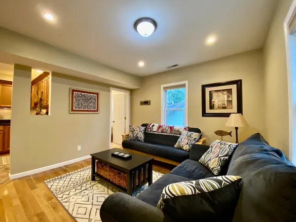 $2,600 | 61 Callender Avenue, Unit 2, Newport, RI 02840