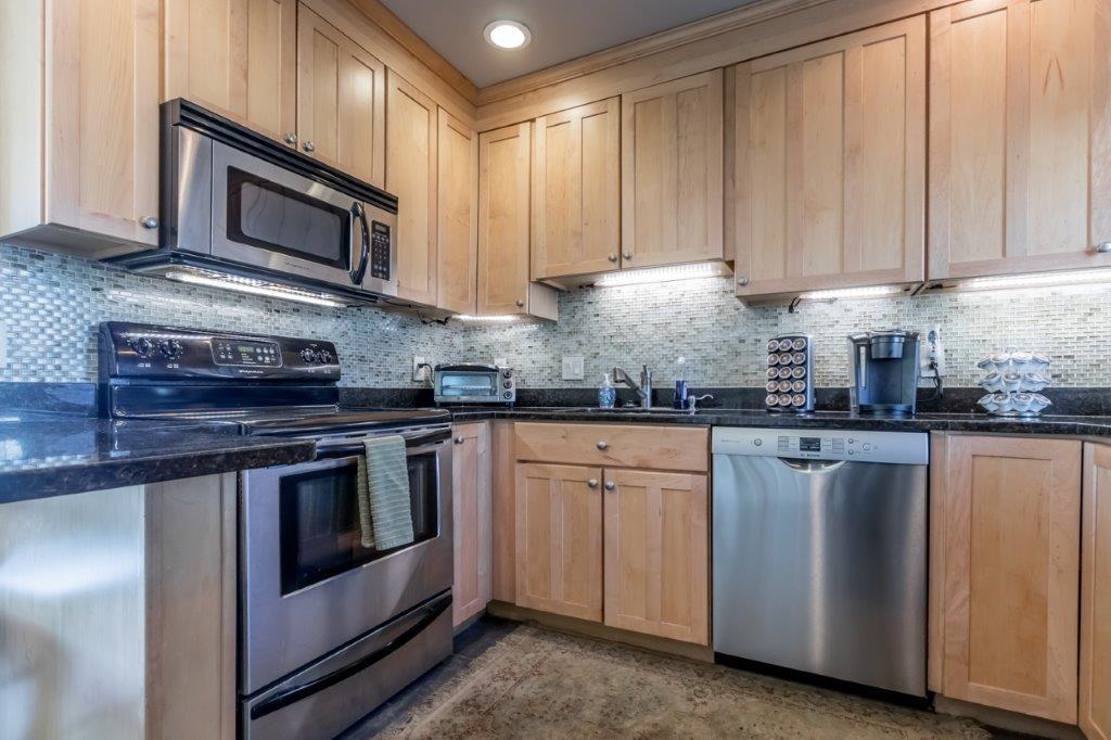 46 Back Cove Road, Unit 46 Portland, ME 04103 - Photo 7 of 30 07