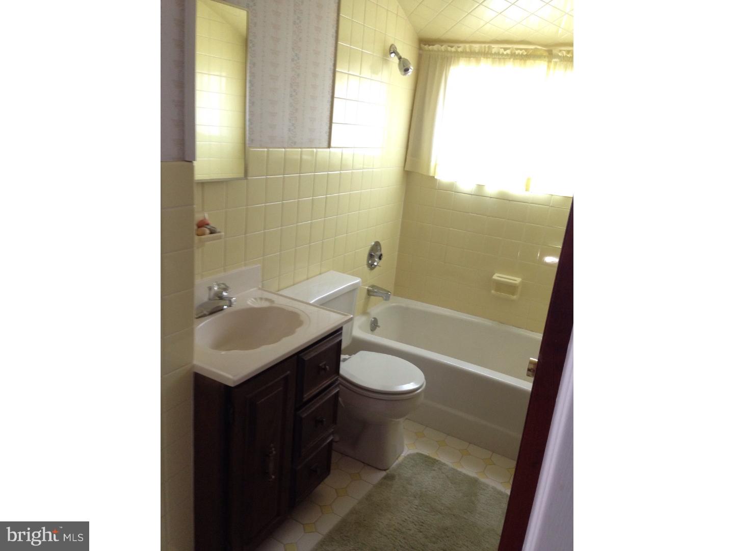 95 Cleft Rock Road Levittown, PA 19057 - Photo 16 of 18