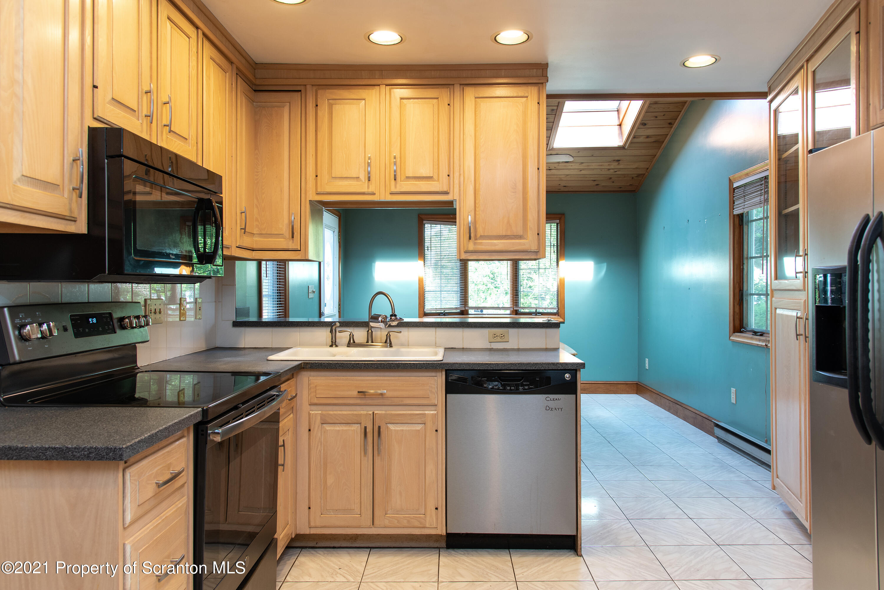 117 Reeves Street Dunmore, PA 18512 - Photo 5 of 29 Gallery Image 5