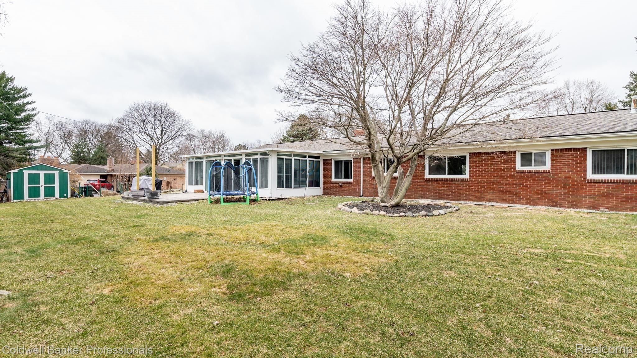 715 Castlebar Drive Rochester, MI 48309 - Photo 32 of 35 35-web-or-mls-715-Castlebar-Dr-35.jpg