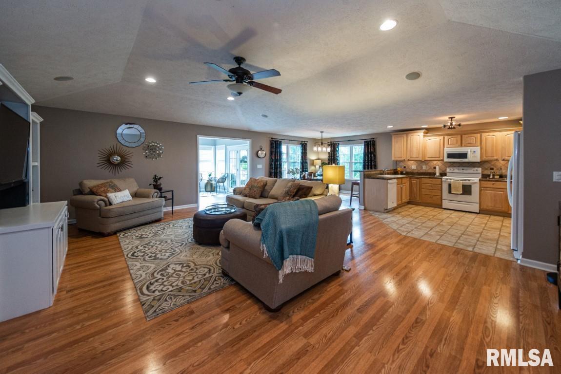 13653 Allen Road Carterville, IL 62918 - Photo 16 of 35 Gallery Image 16