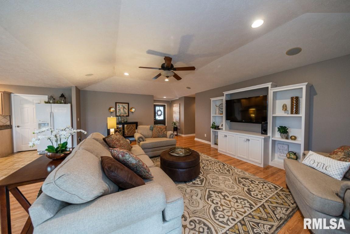 13653 Allen Road Carterville, IL 62918 - Photo 17 of 35 Gallery Image 17