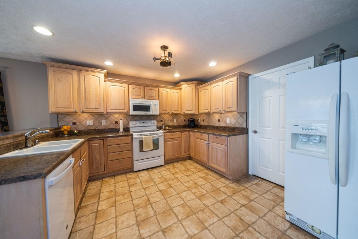 13653 Allen Road Carterville, IL 62918 - Photo 19 of 35 Gallery Image 19