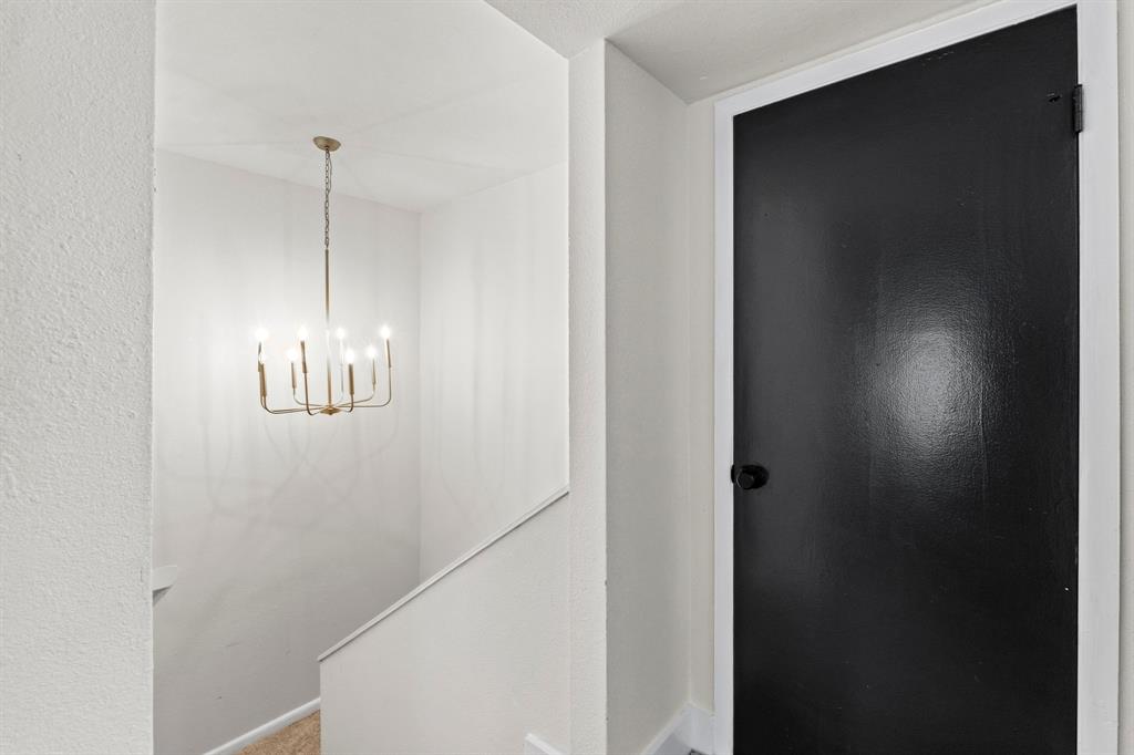 909 Reinli Street, Unit 101 Austin, TX 78751 - Photo 16 of 34 a view of hallway