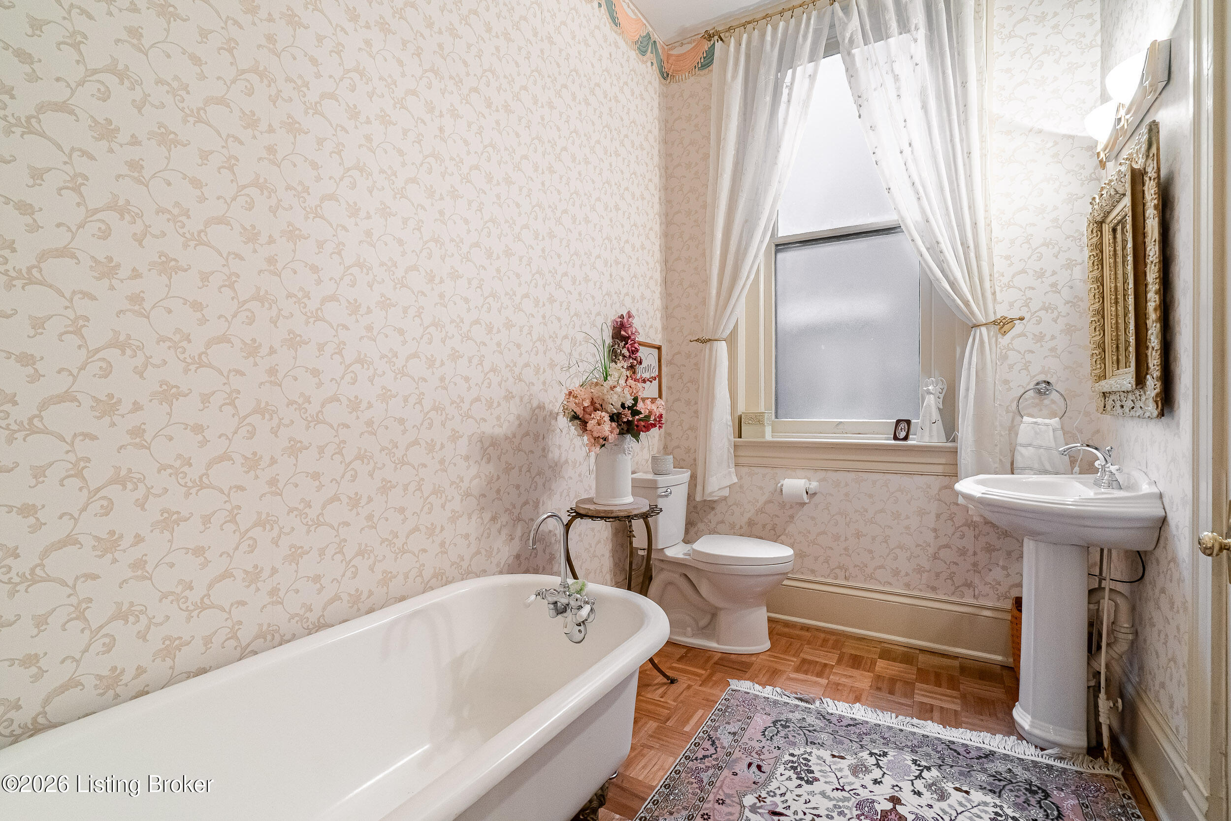 910 Cherokee Road Louisville, KY 40204 - Photo 22 of 87 First Level Full Bathroom