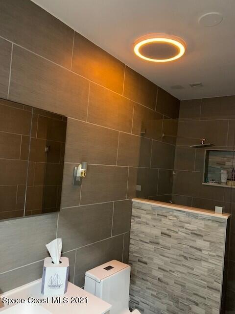2450 Allan Adale Road Melbourne, FL 32935 - Photo 21 of 29 bathroom.. with light
