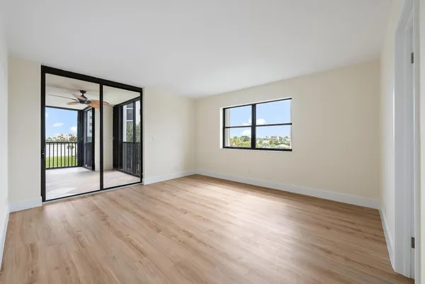 $649,000 | 19800 Sandpointe Bay Drive, Unit 406, Tequesta, FL 33469