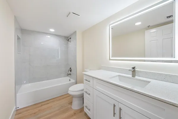 $649,000 | 19800 Sandpointe Bay Drive, Unit 406, Tequesta, FL 33469