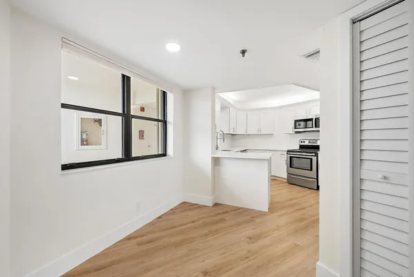 $649,000 | 19800 Sandpointe Bay Drive, Unit 406, Tequesta, FL 33469