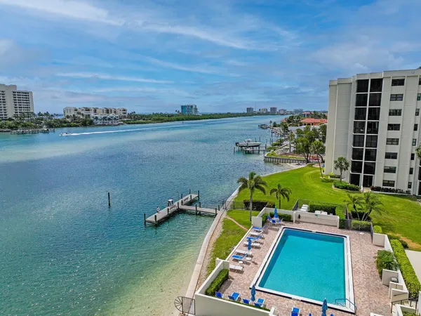 $649,000 | 19800 Sandpointe Bay Drive, Unit 406, Tequesta, FL 33469