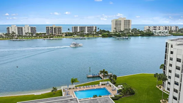 $649,000 | 19800 Sandpointe Bay Drive, Unit 406, Tequesta, FL 33469