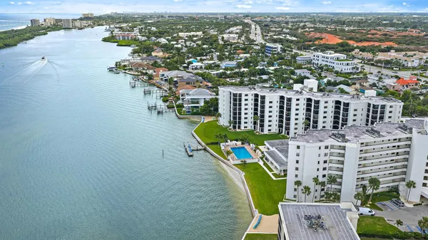 $649,000 | 19800 Sandpointe Bay Drive, Unit 406, Tequesta, FL 33469