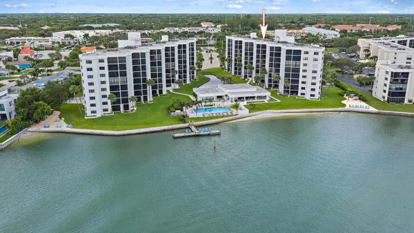 $649,000 | 19800 Sandpointe Bay Drive, Unit 406, Tequesta, FL 33469