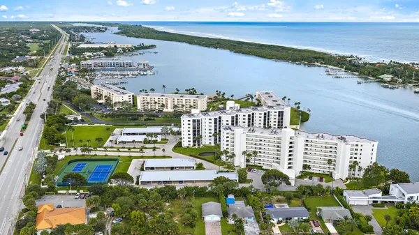 $649,000 | 19800 Sandpointe Bay Drive, Unit 406, Tequesta, FL 33469