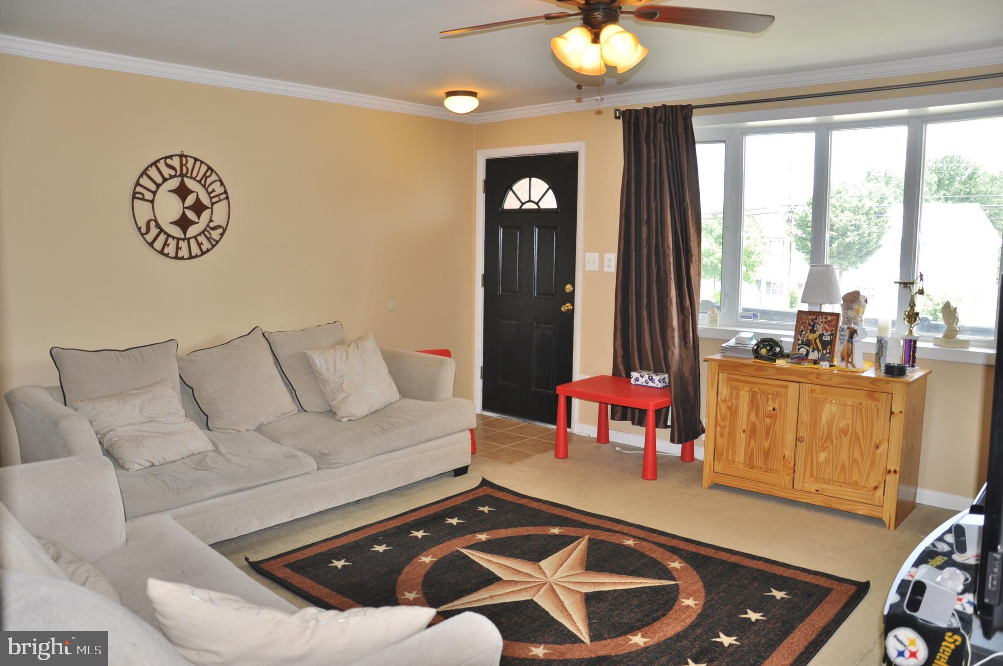 231 Stemmers Run Road Baltimore, MD 21221 - Photo 15 of 30 Living Room