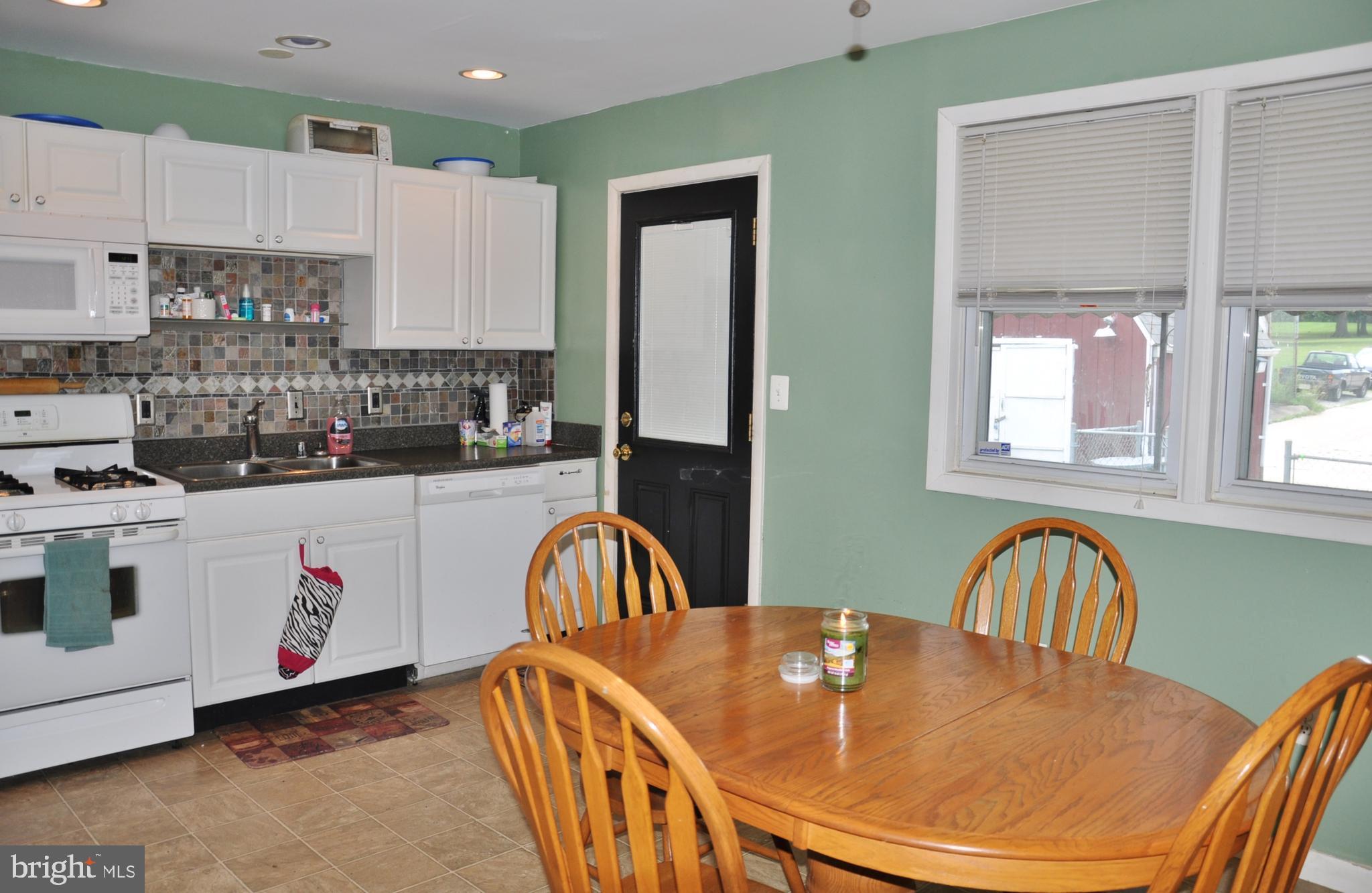 231 Stemmers Run Road Baltimore, MD 21221 - Photo 17 of 30 Kitchen