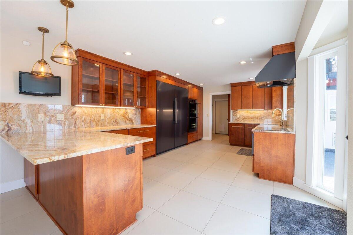 66215 Barr Road Bend, OR 97703 - Photo 9 of 63 Kitchen