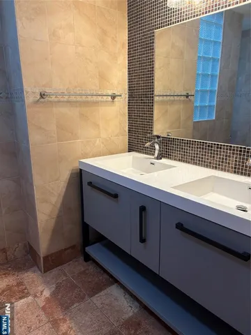 $2,550 | 337 Broad Avenue, Unit 2, Leonia, NJ 07605