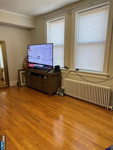 $2,550 | 337 Broad Avenue, Unit 2, Leonia, NJ 07605