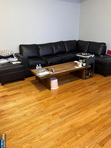 $2,550 | 337 Broad Avenue, Unit 2, Leonia, NJ 07605