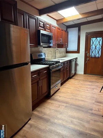 $2,550 | 337 Broad Avenue, Unit 2, Leonia, NJ 07605