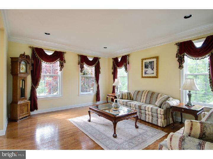 1 Maple Glenn Road Mount Laurel, NJ 08054 - Photo 4 of 25 Living Room