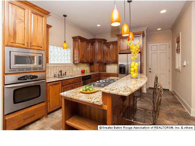 2952 Rue Dauphine Baton Rouge, LA 70810 - Photo 2 of 32 Gallery Image 2
