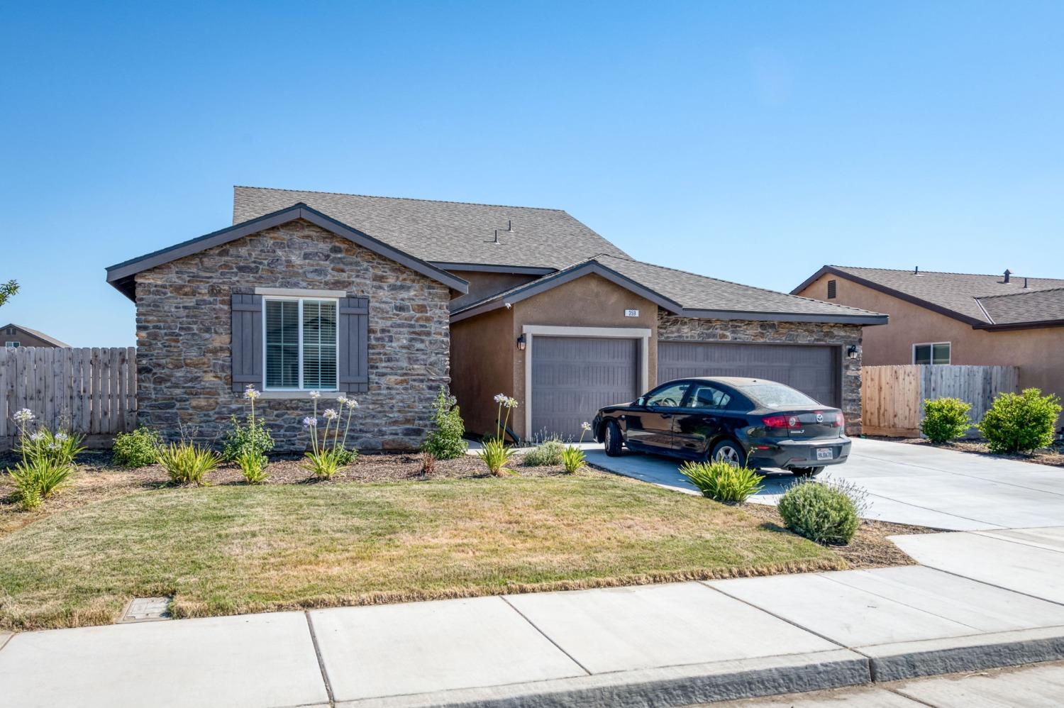 359 Rebel Street Reedley, CA 93654 - Photo 2 of 23 Gallery Image 2