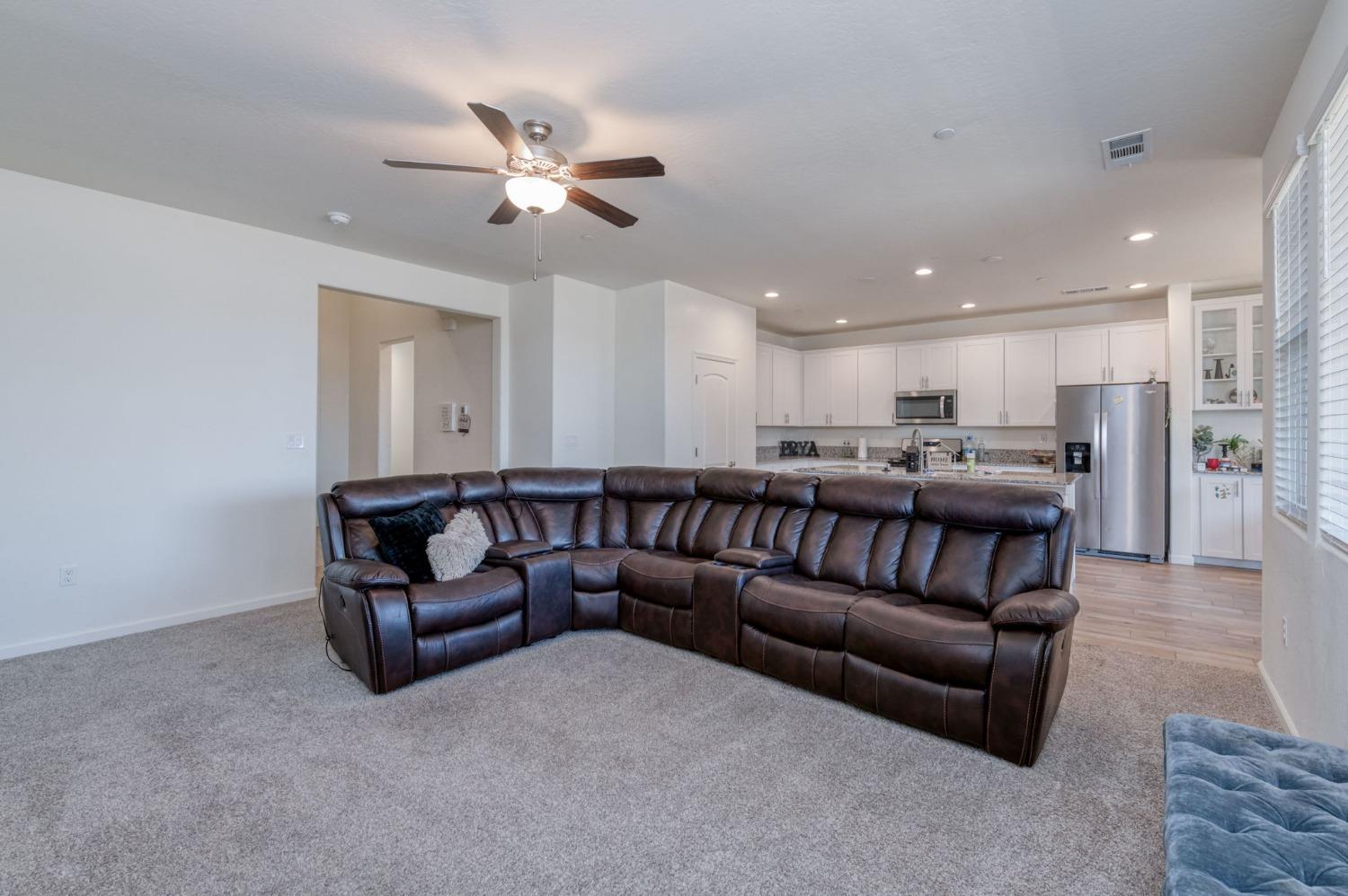 359 Rebel Street Reedley, CA 93654 - Photo 7 of 23 Gallery Image 7