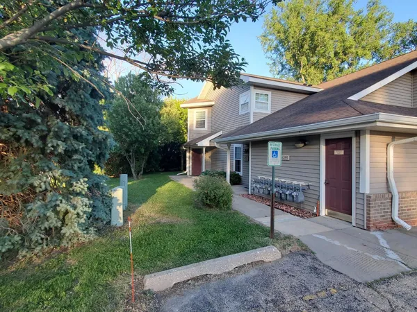 $279,900 | 6253 Middleton Springs Drive, Middleton, WI 53562